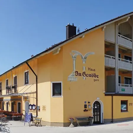 Im Gewoelbe Bed & Breakfast 4*